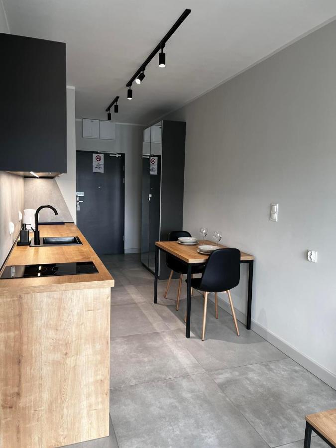 Property Apart - Legnicka Business Center Вроцлав Экстерьер фото