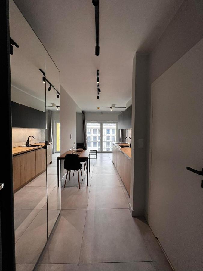 Property Apart - Legnicka Business Center Вроцлав Экстерьер фото