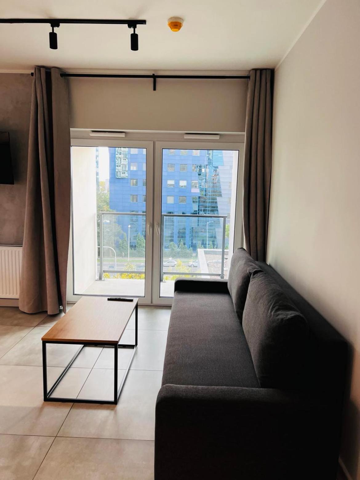 Property Apart - Legnicka Business Center Вроцлав Экстерьер фото