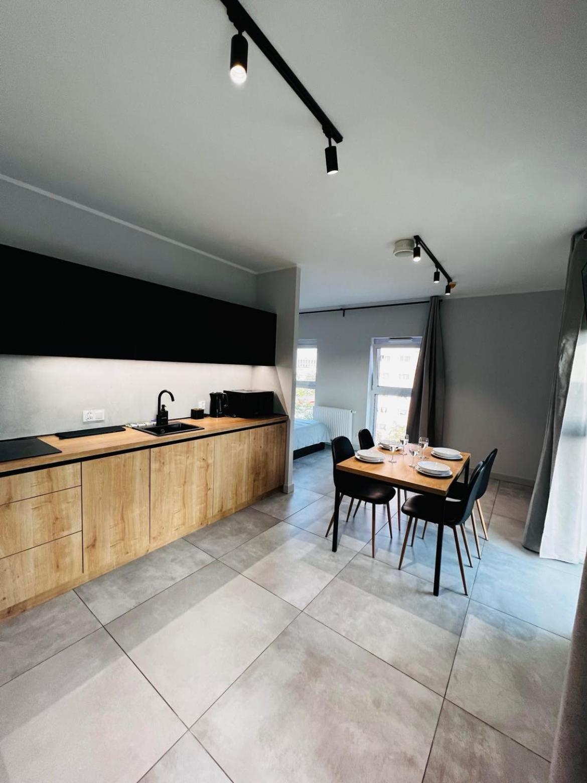 Property Apart - Legnicka Business Center Вроцлав Экстерьер фото