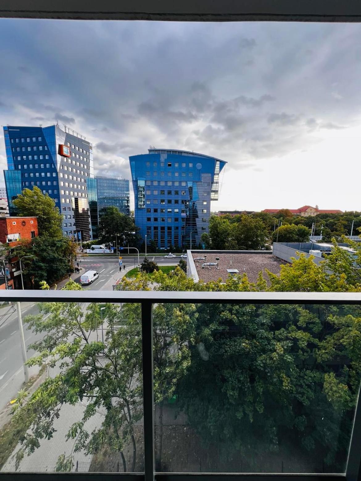 Property Apart - Legnicka Business Center Вроцлав Экстерьер фото